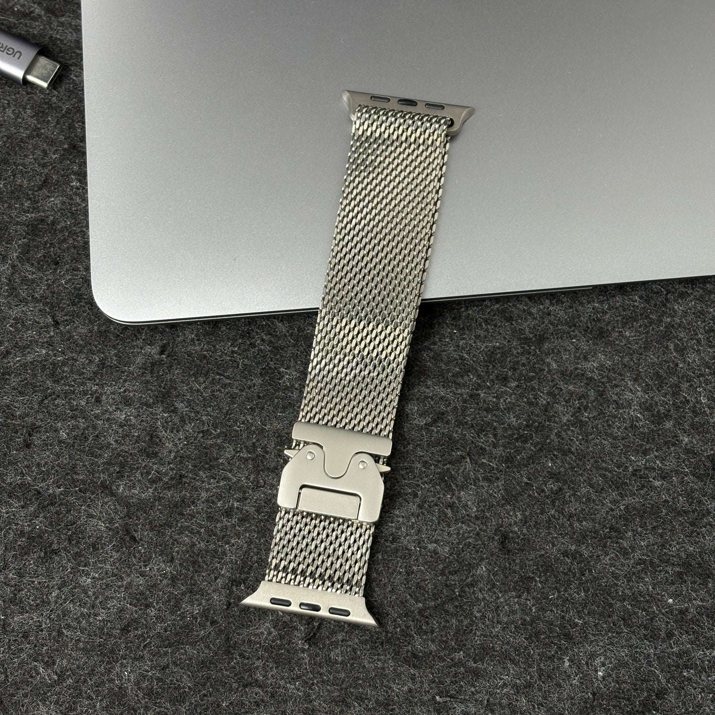 Correa Milanese Loop Titanio Natural