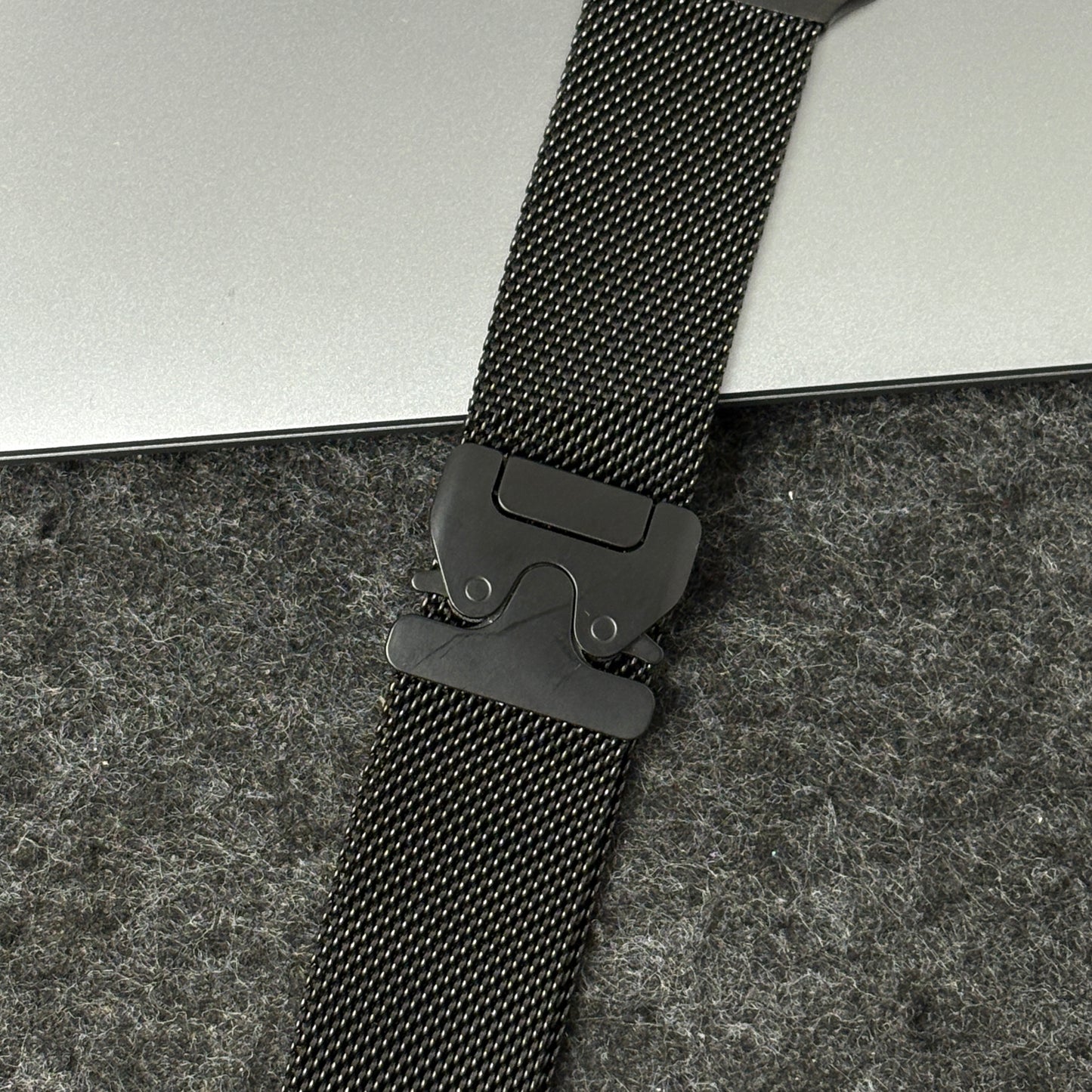 Correa Milanese Loop Titanio Negro