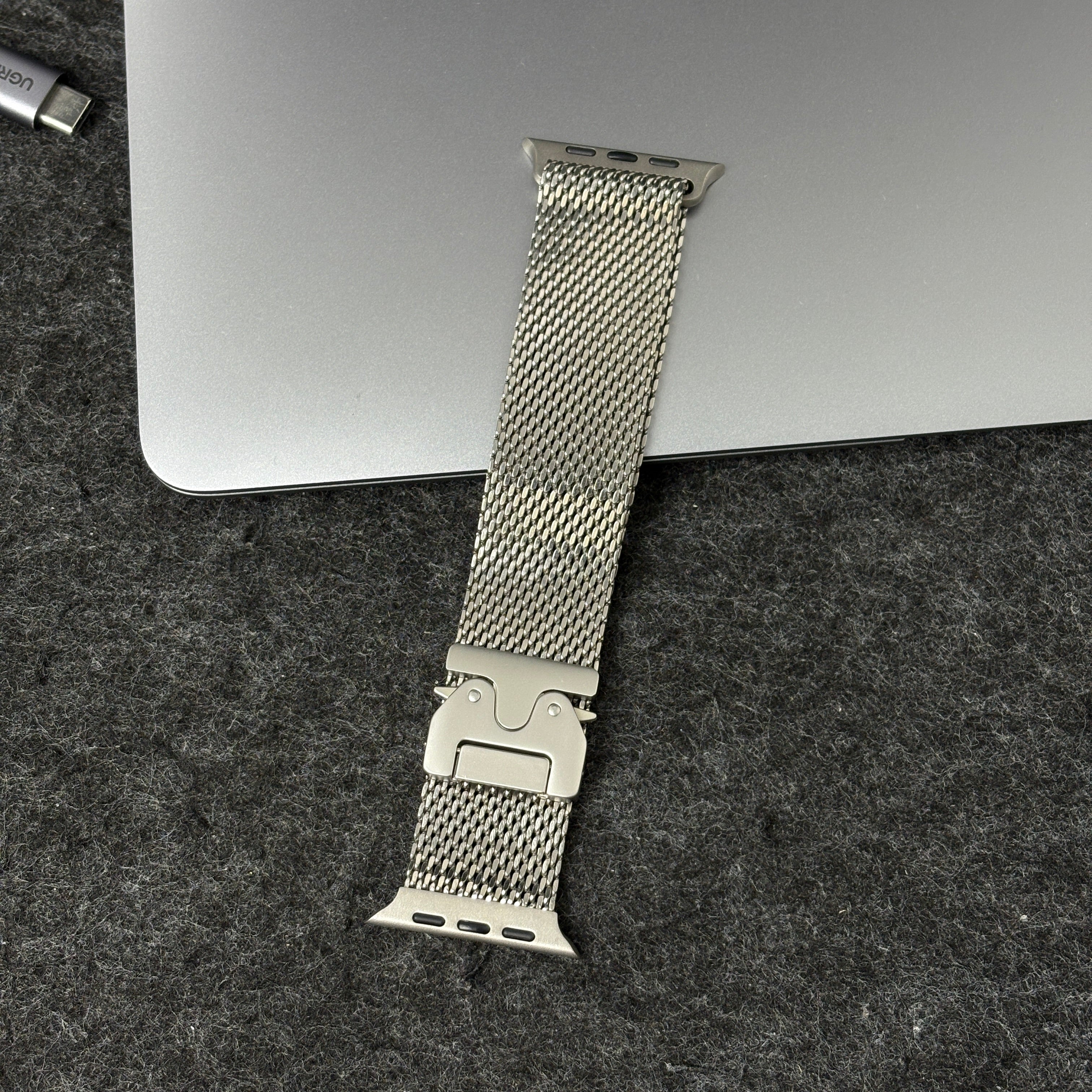 Correa Milanese Loop Titanio Natural